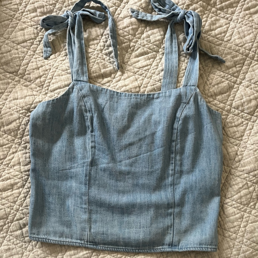 ✨3 for $20✨ Old Navy Denim Blue tank top
